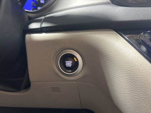 Certified 2023 Chrysler Pacifica Touring-L FWD image 28