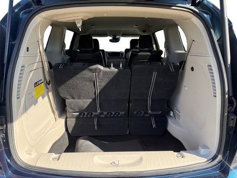 Used 2022 Chrysler Pacifica Touring-L image 33