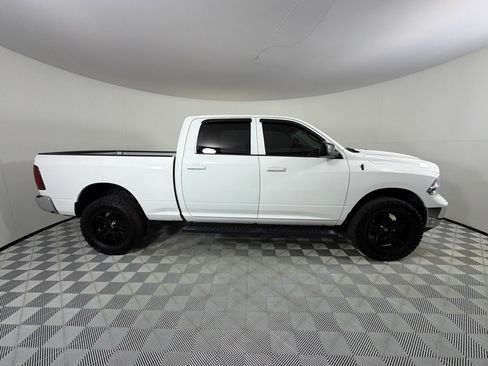 Used 2019 RAM 1500 Classic SLT AWD/4WD image 4