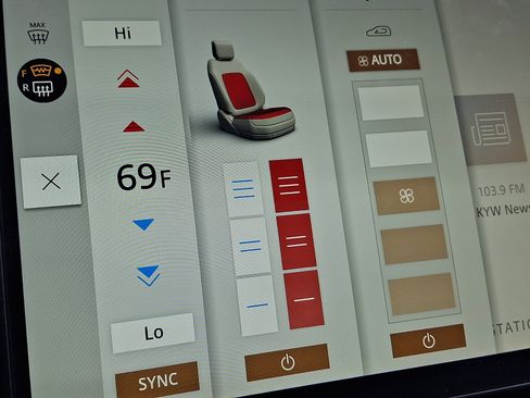 Used 2025 Land Rover Range Rover Sport SE image 25