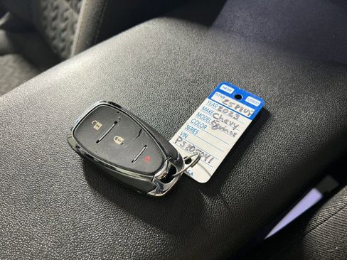 Used 2023 Chevrolet Equinox LT image 34