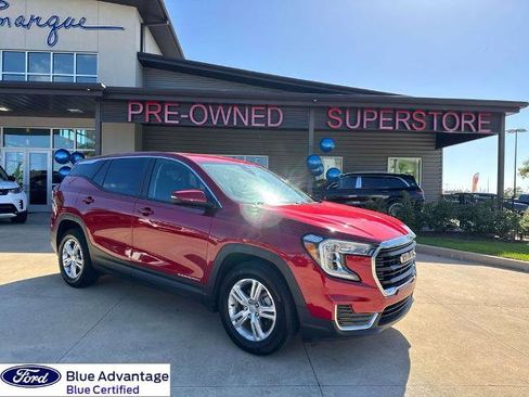 Used 2024 GMC Terrain SLE FWD image 1