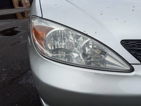 Used 2002 Toyota Camry LE FWD image 9