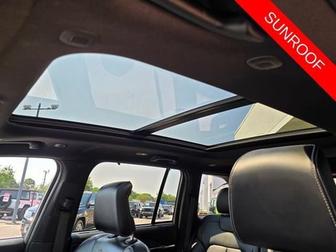 Used 2023 Jeep Grand Cherokee Overland w/ Advanced Protech Group III AWD/4WD image 29