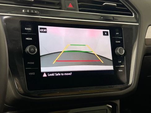 Used 2022 Volkswagen Tiguan SE AWD/4WD image 13