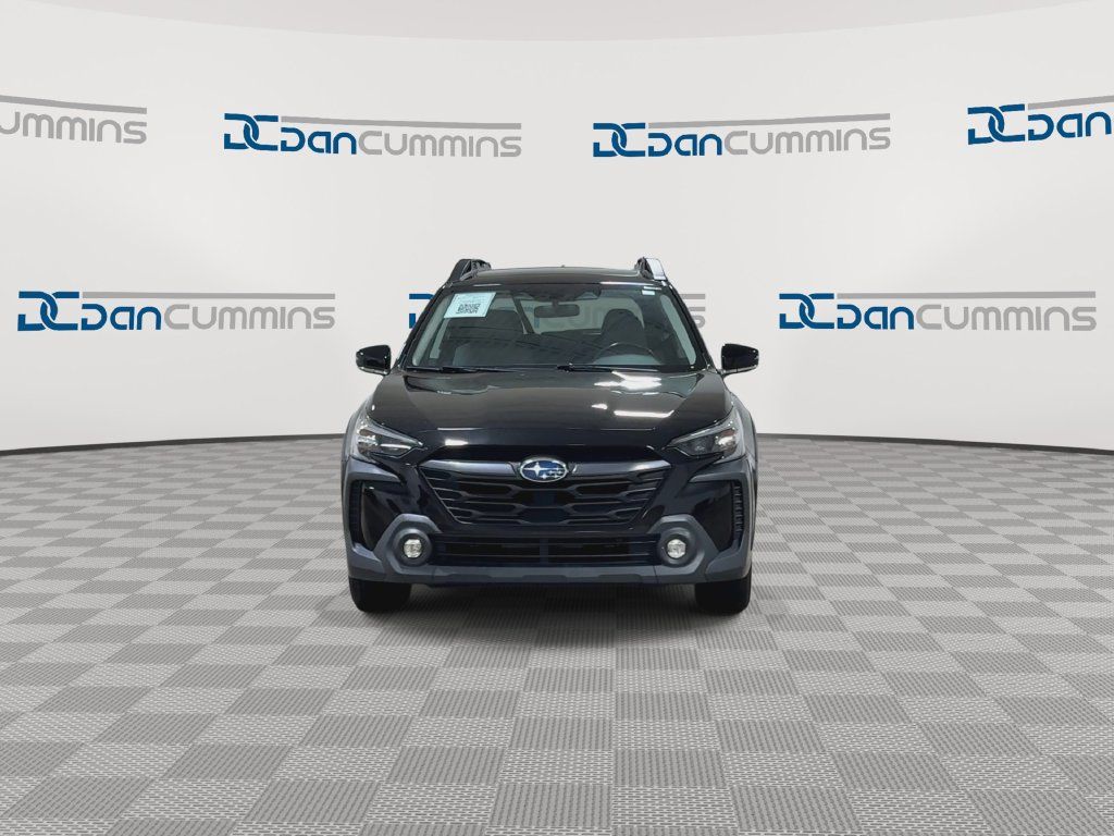 Used 2023 Subaru Outback Premium AWD/4WD image 3