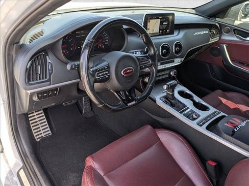 Used 2018 Kia Stinger GT1 RWD image 9