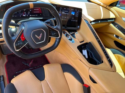 Used 2021 Chevrolet Corvette Stingray Premium Conv w/ Z51 Performance Package RWD image 10