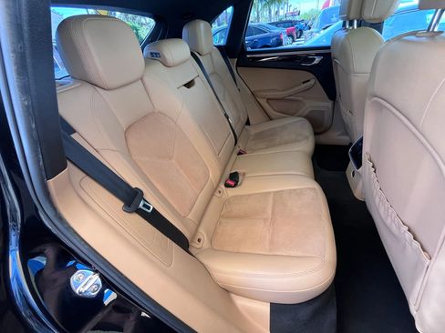 Used 2017 Porsche Macan image 14