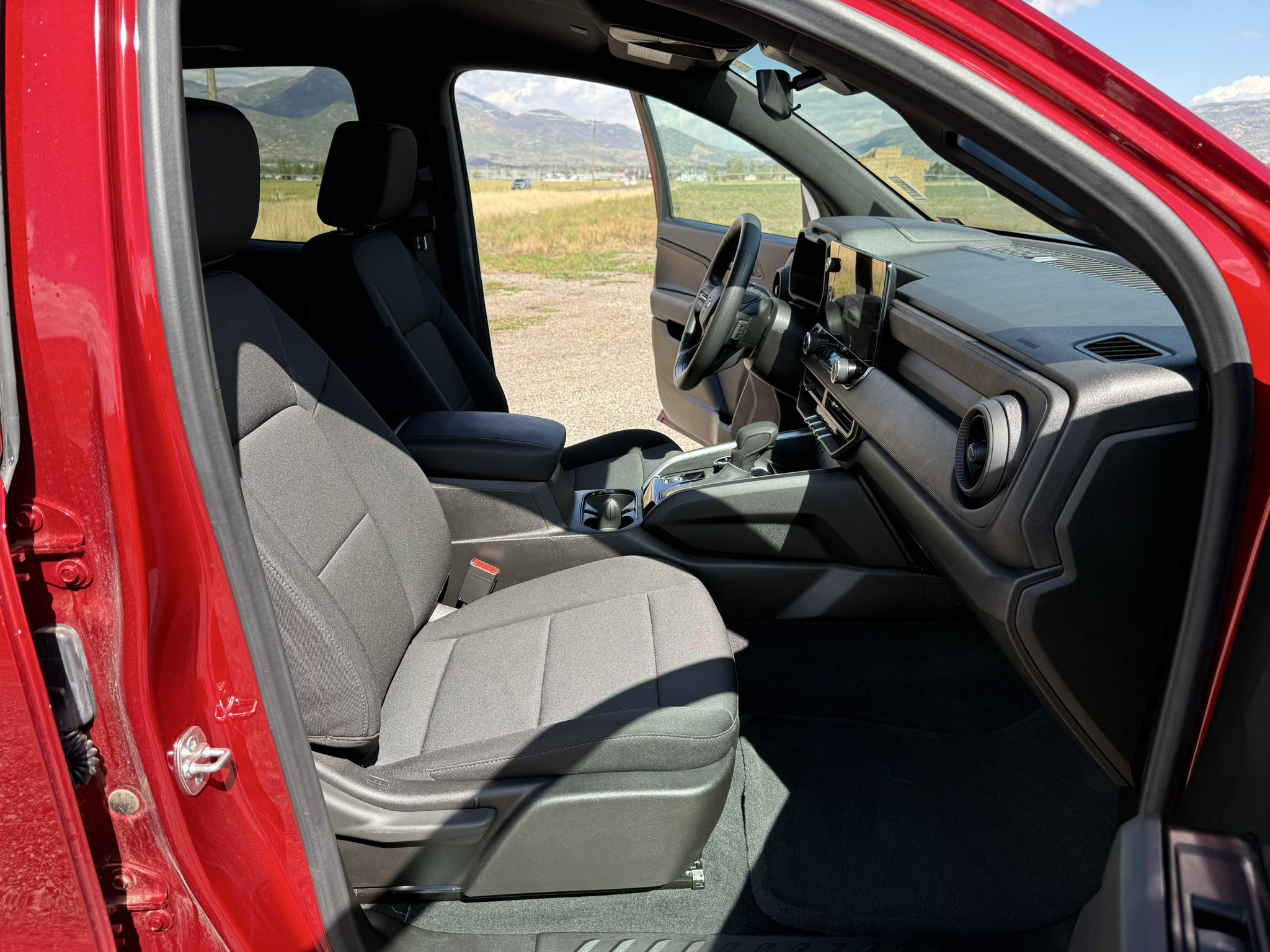 Used 2024 Chevrolet Colorado Trail Boss w/ Technology Package AWD/4WD image 36
