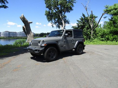 Used 2023 Jeep Wrangler Sport AWD/4WD image 2