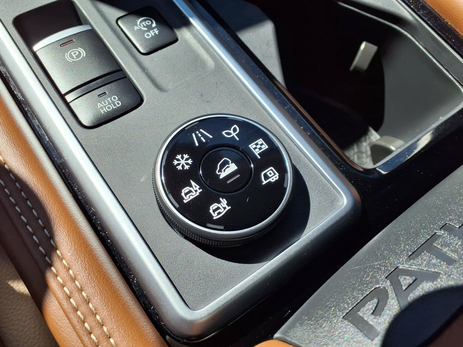 Used 2026 Nissan Pathfinder Platinum AWD/4WD image 22