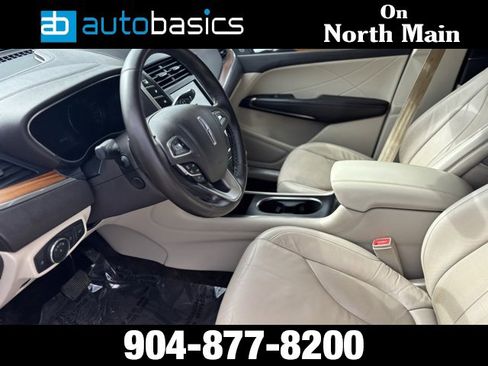 Used 2018 Lincoln MKC Select w/ Select Plus Package image 21