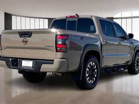 Used 2022 Nissan Frontier Pro-X w/ Technology Package image 2