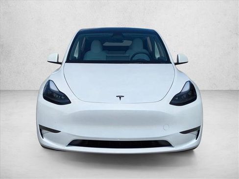 Used 2024 Tesla Model Y Performance AWD/4WD image 2
