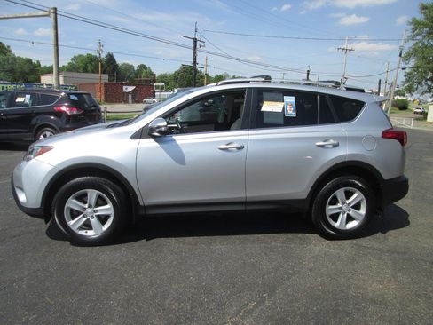 Used 2014 Toyota RAV4 XLE AWD/4WD image 2