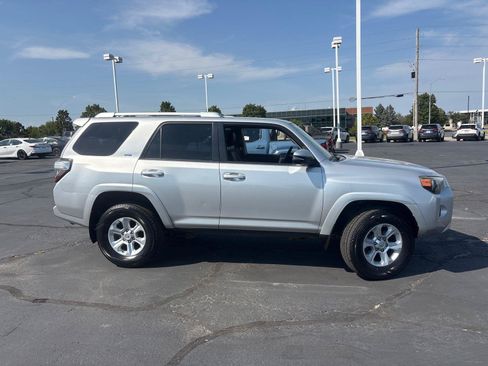 Used 2018 Toyota 4Runner SR5 Premium AWD/4WD image 10