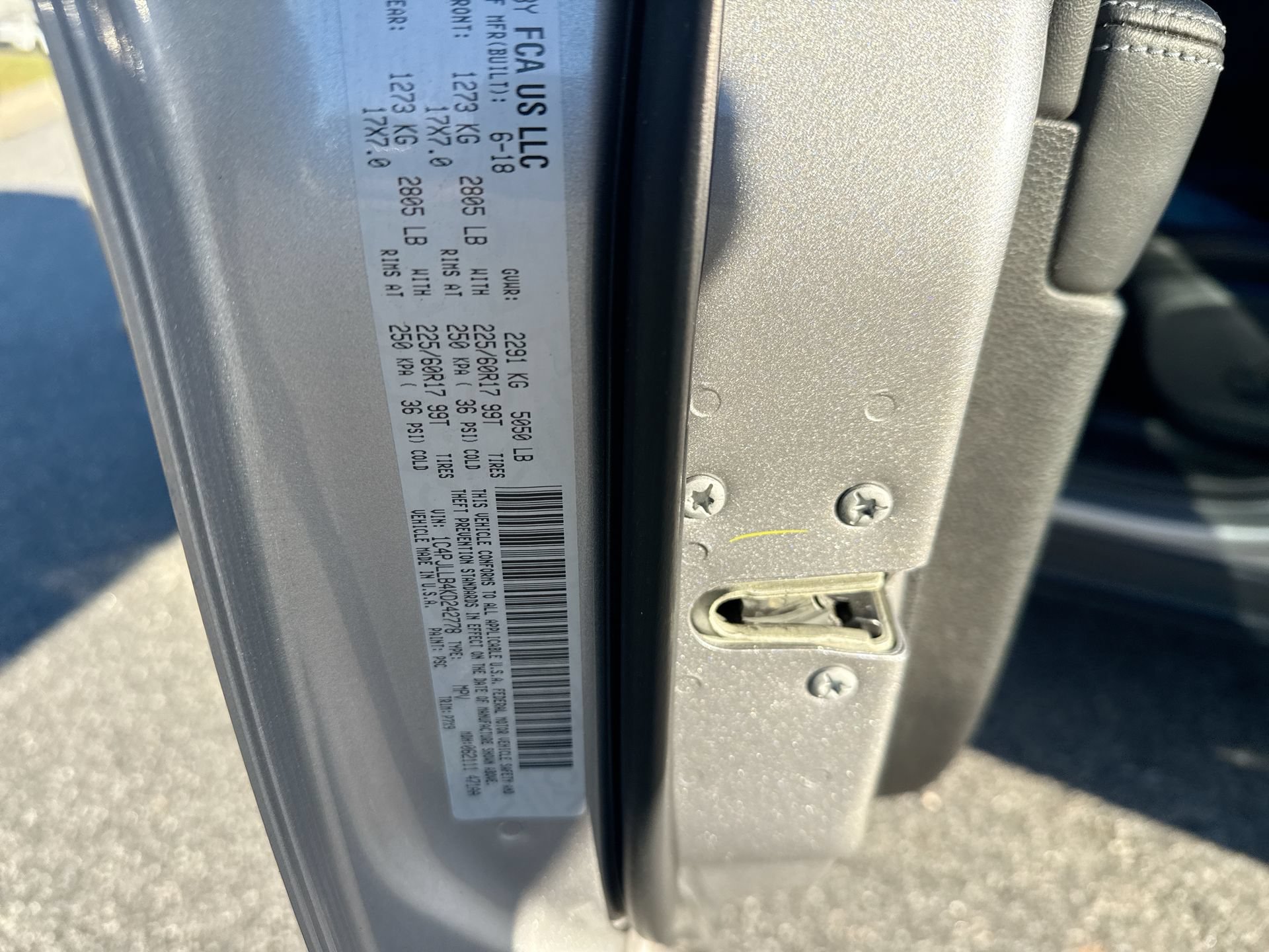 Used 2019 Jeep Cherokee Latitude Plus FWD image 33