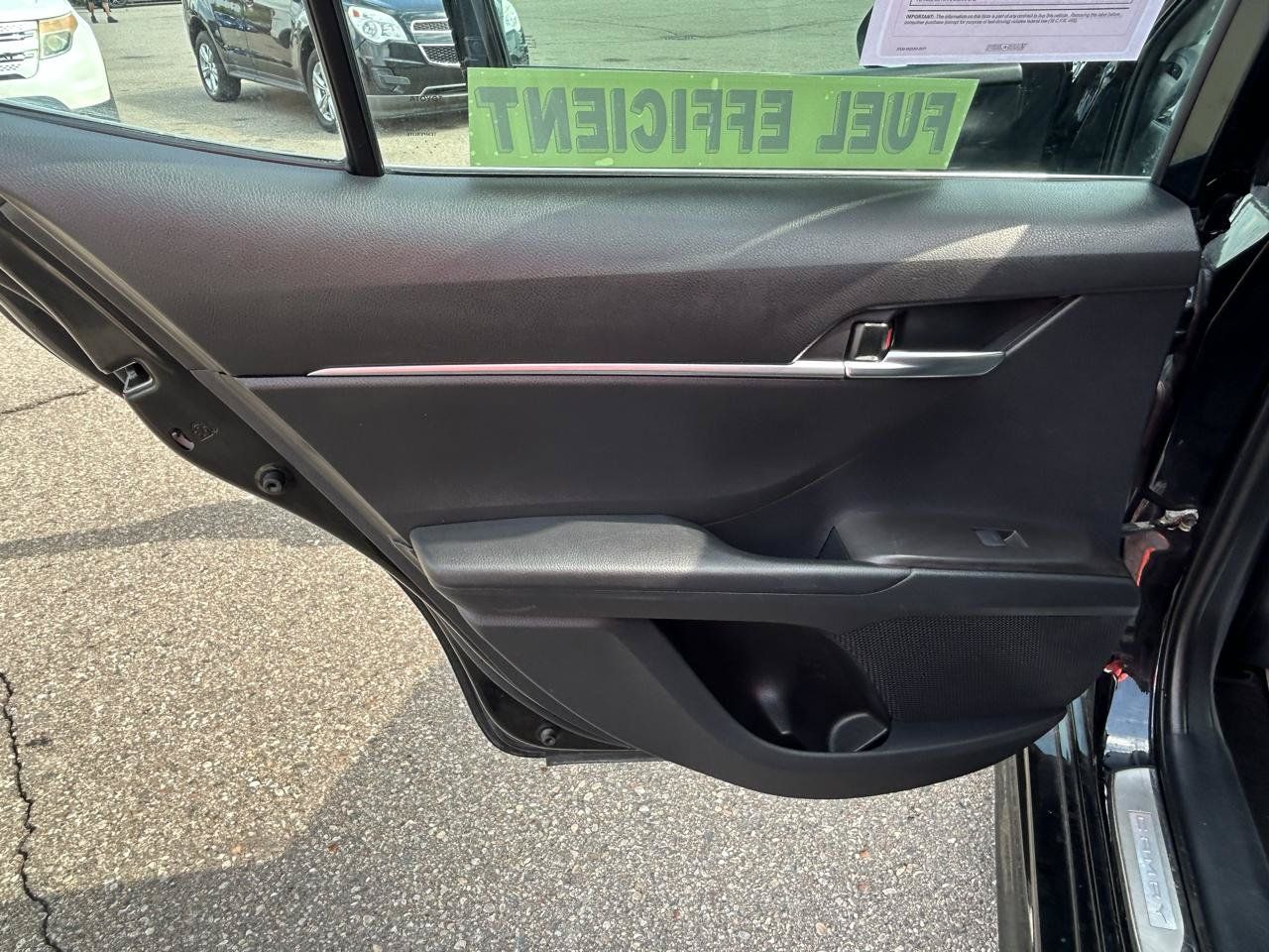 Used 2022 Toyota Camry SE FWD image 15