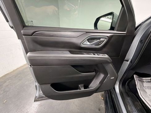 Used 2023 GMC Yukon XL SLT w/ SLT Luxury Package image 22