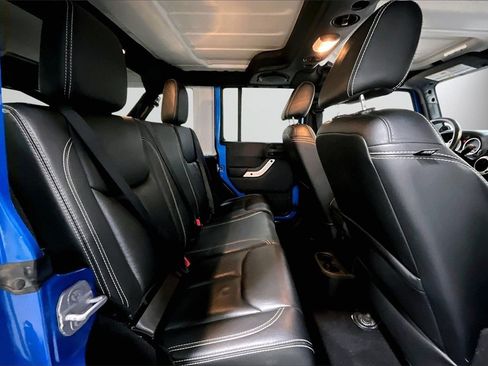 Used 2014 Jeep Wrangler Unlimited Sahara image 24