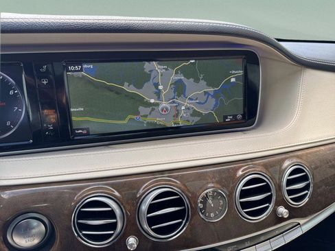 Used 2017 Mercedes-Benz S 550 Sedan image 12