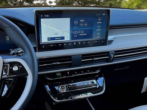 New 2026 Lincoln Corsair Premiere image 7