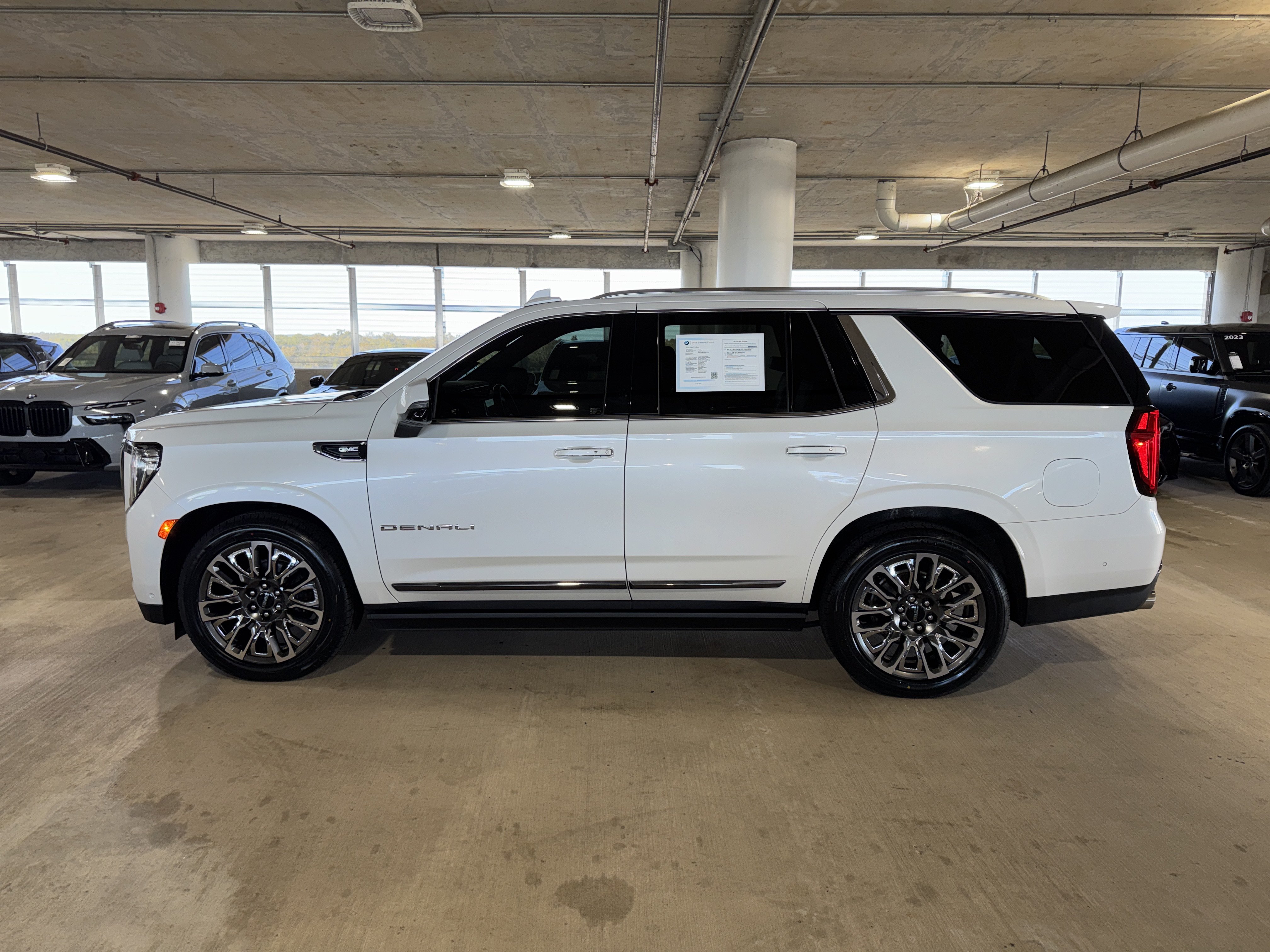 Used 2024 GMC Yukon Denali Ultimate AWD/4WD image 5