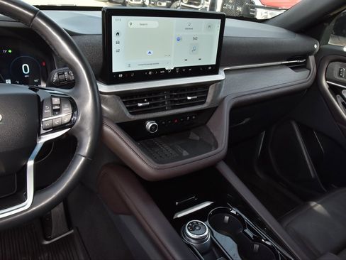 Certified 2025 Ford Explorer Platinum w/ Ultimate Package image 28