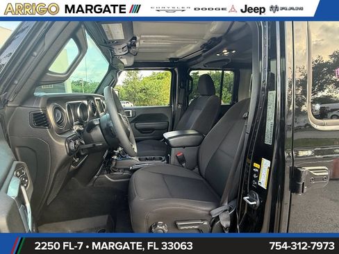 Used 2023 Jeep Wrangler Unlimited Sport AWD/4WD image 9