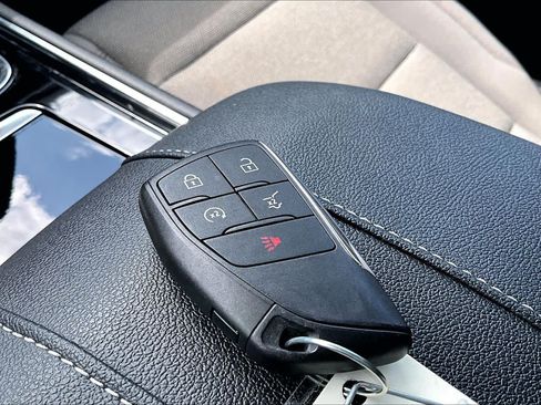 Used 2024 Chevrolet Traverse LT FWD image 15
