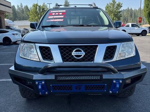 Used 2018 Nissan Frontier PRO-4X AWD/4WD image 2