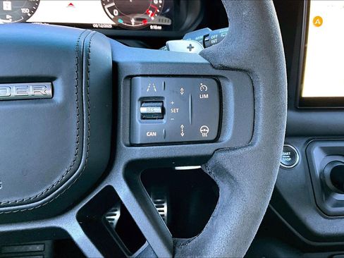 Used 2023 Land Rover Defender 110 V8 image 24