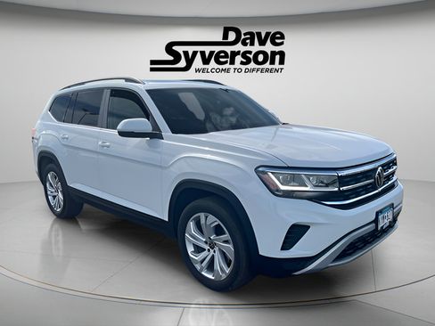 Used 2023 Volkswagen Atlas SE w/ Panoramic Sunroof Package AWD/4WD image 3