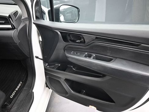 Used 2023 Honda Odyssey Touring image 25
