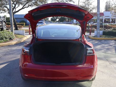 Used 2023 Tesla Model 3 Standard Range image 17