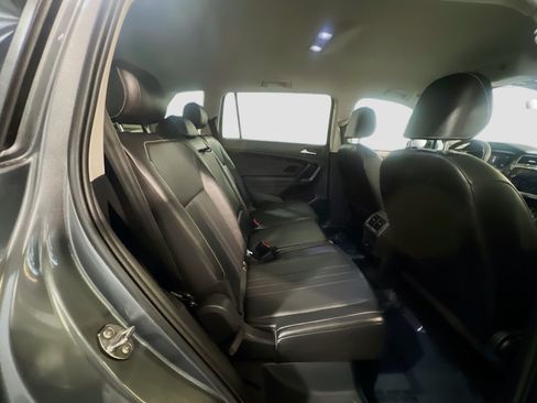 Used 2022 Volkswagen Tiguan SE FWD image 19