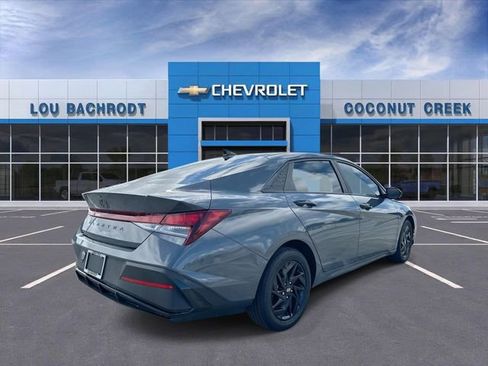 Used 2024 Hyundai Elantra SEL FWD image 8