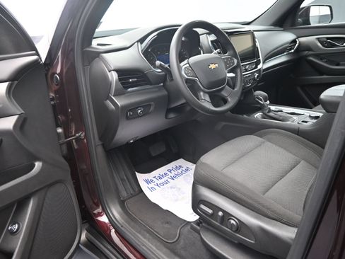 Used 2023 Chevrolet Traverse LT AWD/4WD image 9