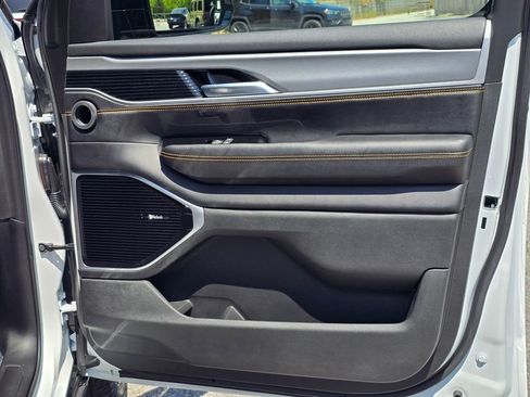 New 2026 Jeep Grand Wagoneer 4WD image 36