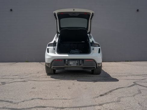 Certified 2024 Porsche Macan Turbo Electric AWD/4WD image 14