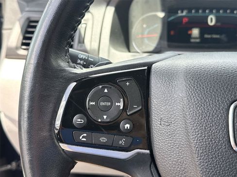 Used 2019 Honda Pilot Touring image 18