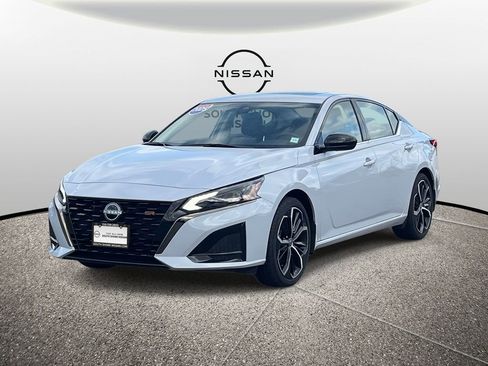 Certified 2025 Nissan Altima 2.5 SR w/ SR Premium Package image 4