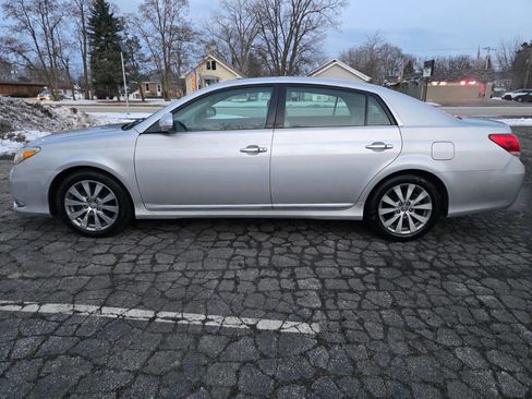 Used 2011 Toyota Avalon Limited image 5