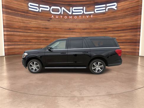 Used 2022 Ford Expedition Max XLT image 2