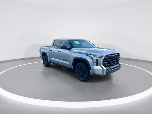Used 2022 Toyota Tundra SR5 AWD/4WD image 2