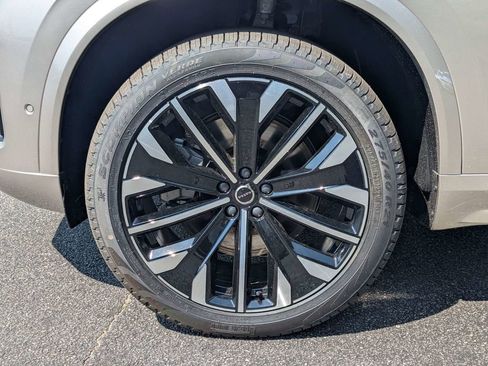 New 2026 Volvo XC90 T8 Ultra w/ Protection Package AWD/4WD image 11