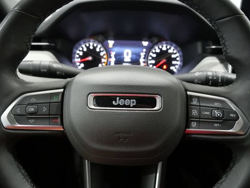 Used 2025 Jeep Compass Limited AWD/4WD image 15