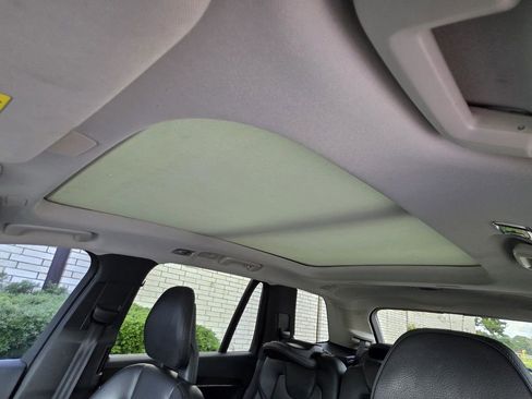 Used 2018 Volvo XC90 T6 Momentum w/ Convenience Package AWD/4WD image 7