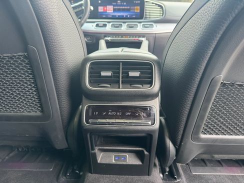 Used 2024 Mercedes-Benz GLS 580 4MATIC w/ Night Package image 25